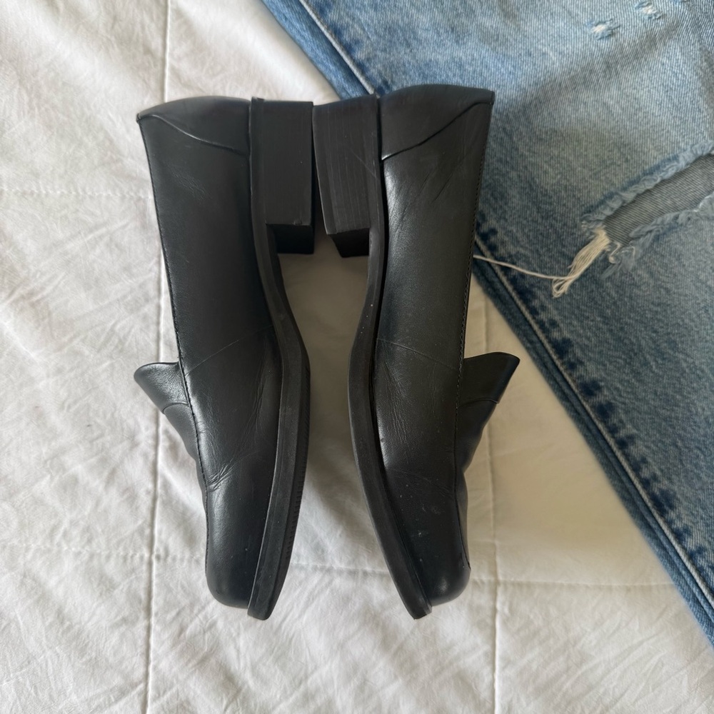 Classic Black Leather Penny Loafers Size 6 - Picture 2 of 6